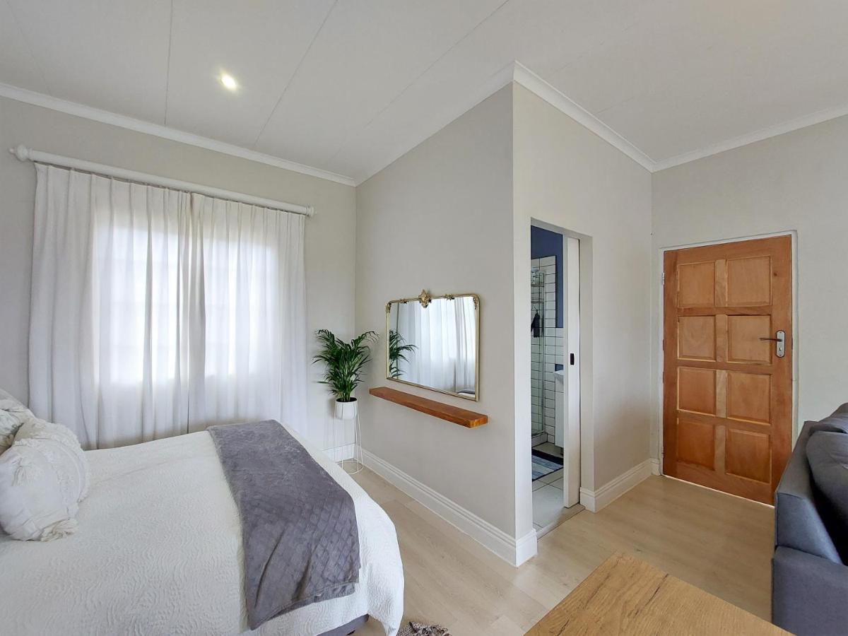 Upmarket Off Grid Cottage On Organic Farm In Secure Estate Howick Extérieur photo